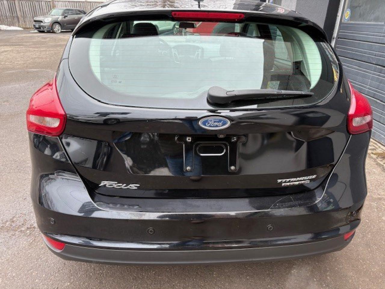 2016 Ford Focus 5dr HB Titanium, FULLY LOADED, RUNS AWESOME!! Photo