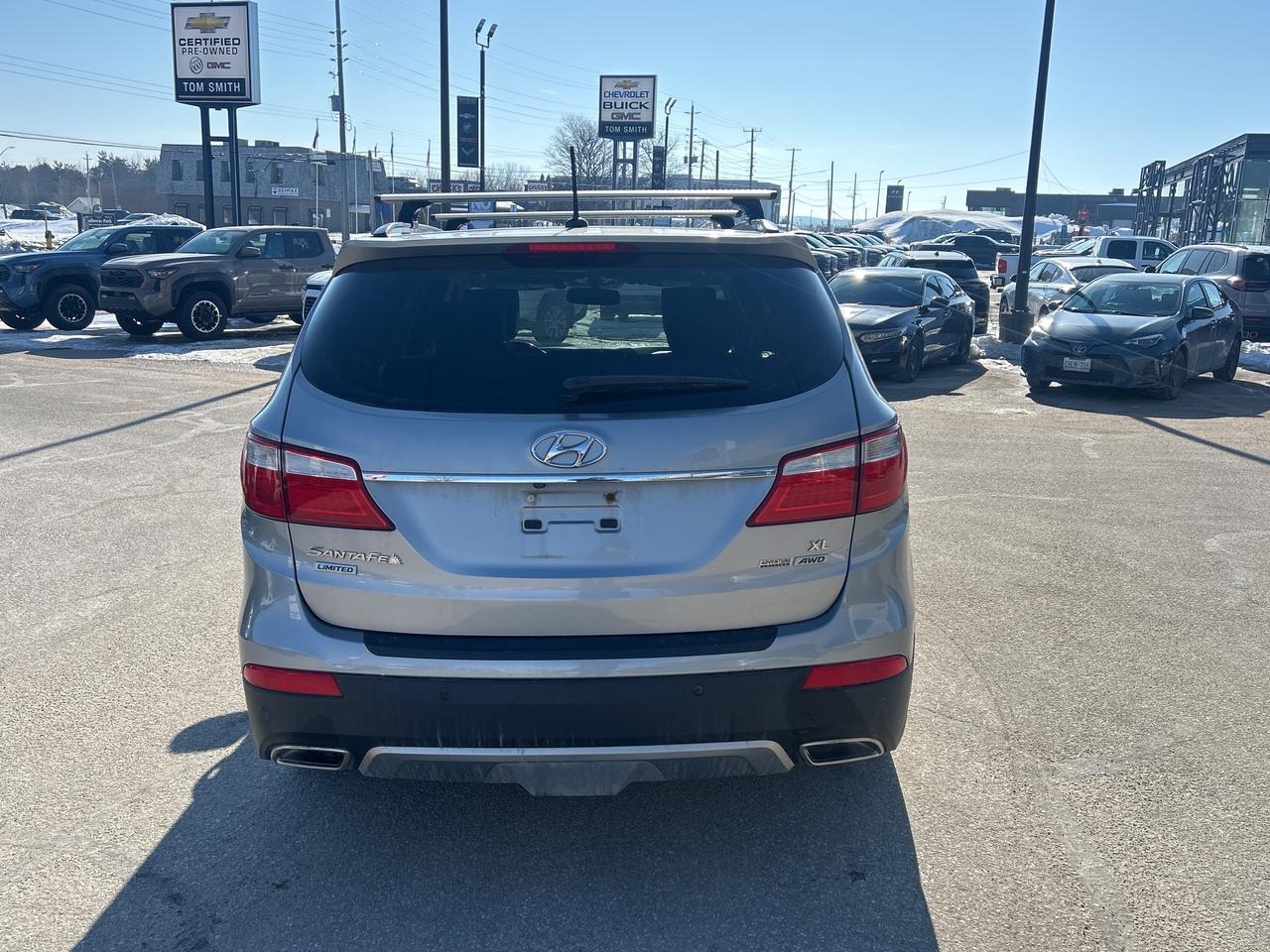 2016 Hyundai Santa Fe XL Limited Adventure Edition Photo3