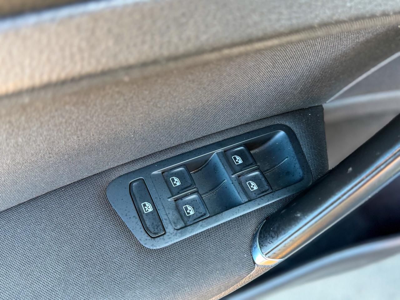 2019 Volkswagen Golf Comfortline   HATCHBACK   LOW KM   CAMERA   1.4L Photo