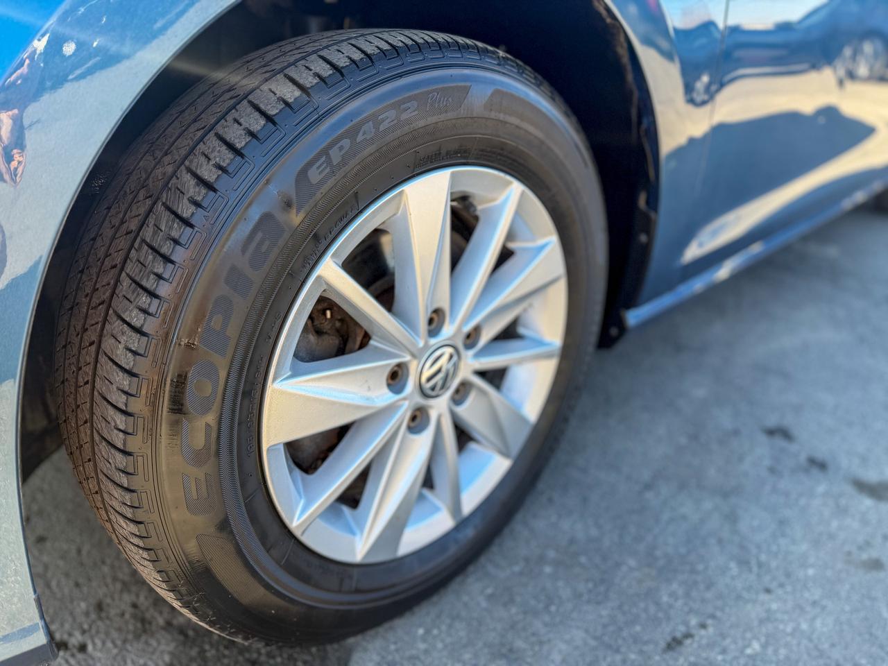 2019 Volkswagen Golf Comfortline   HATCHBACK   LOW KM   CAMERA   1.4L Photo