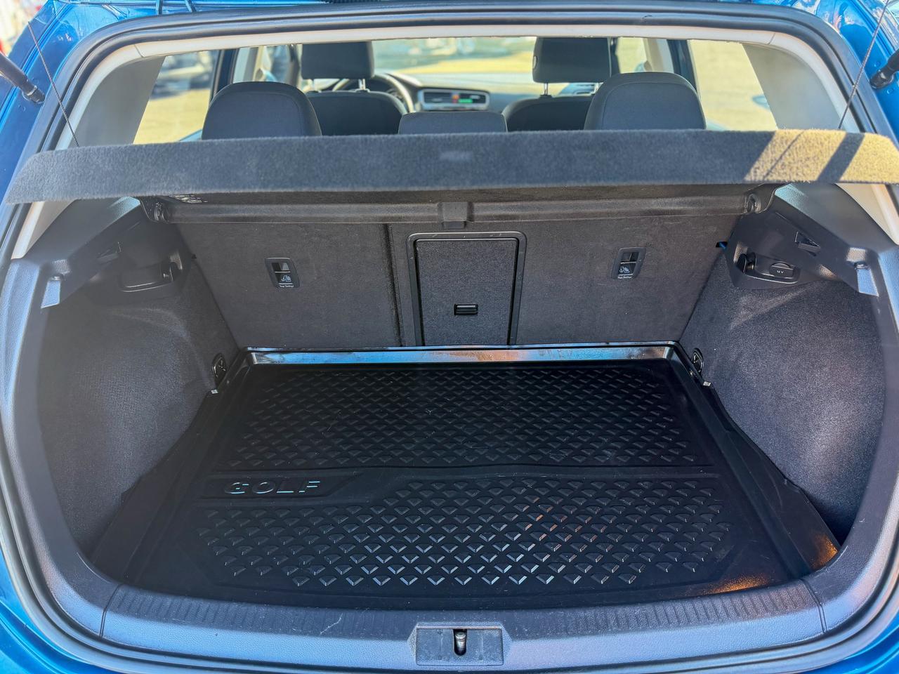 2019 Volkswagen Golf Comfortline   HATCHBACK   LOW KM   CAMERA   1.4L Photo