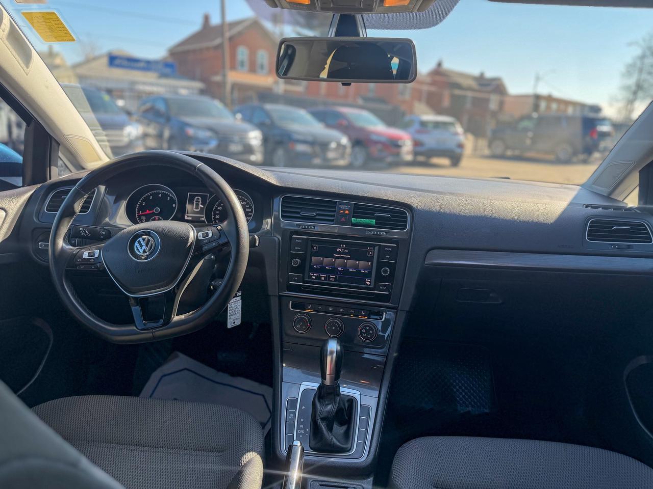 2019 Volkswagen Golf Comfortline   HATCHBACK   LOW KM   CAMERA   1.4L Photo