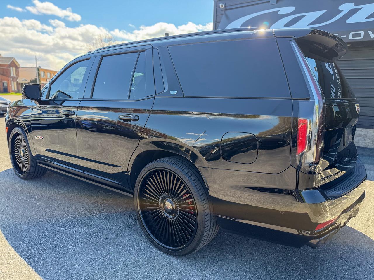 2023 Cadillac Escalade AWD 4dr V-Series Photo2