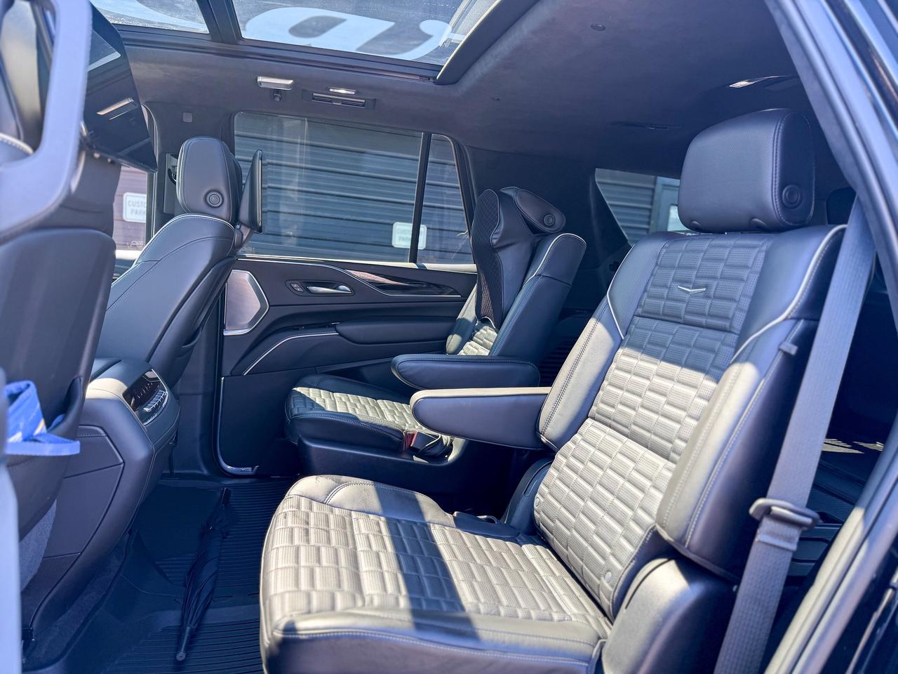 2023 Cadillac Escalade AWD 4dr V-Series Photo