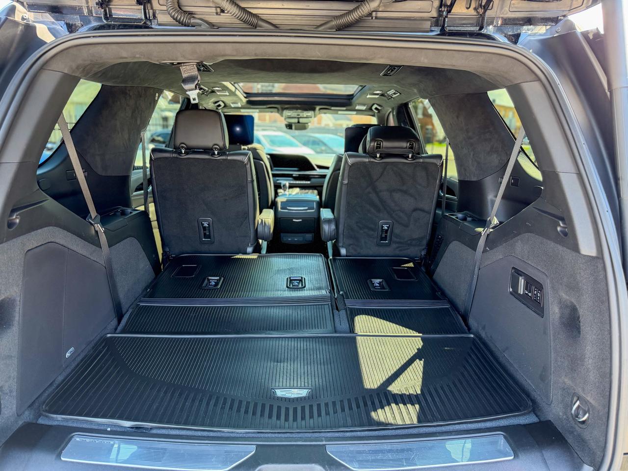 2023 Cadillac Escalade AWD 4dr V-Series Photo