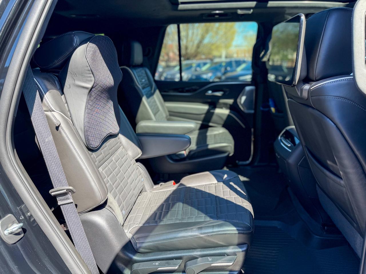 2023 Cadillac Escalade AWD 4dr V-Series Photo