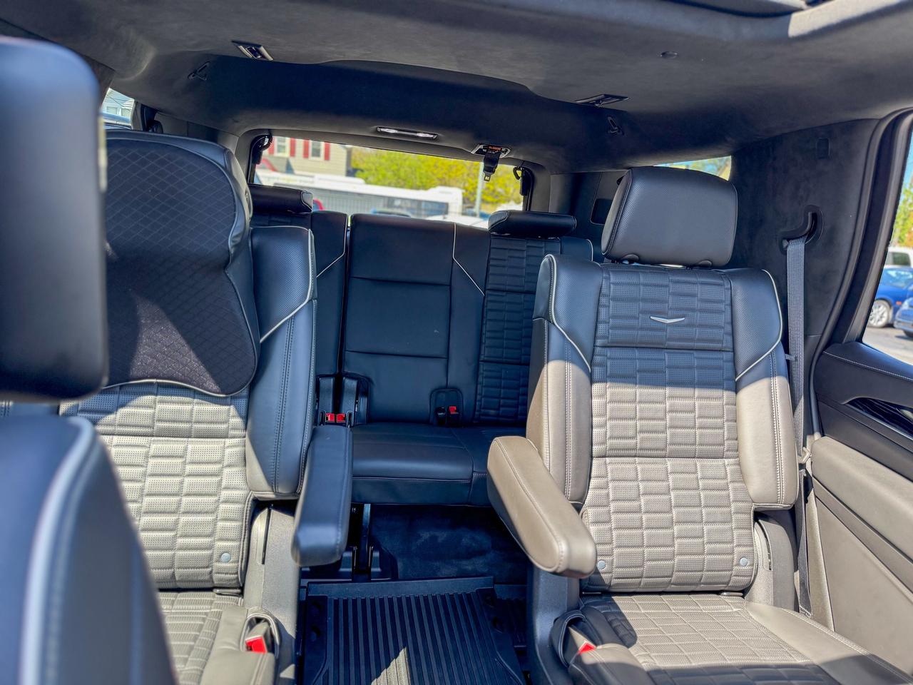 2023 Cadillac Escalade AWD 4dr V-Series Photo