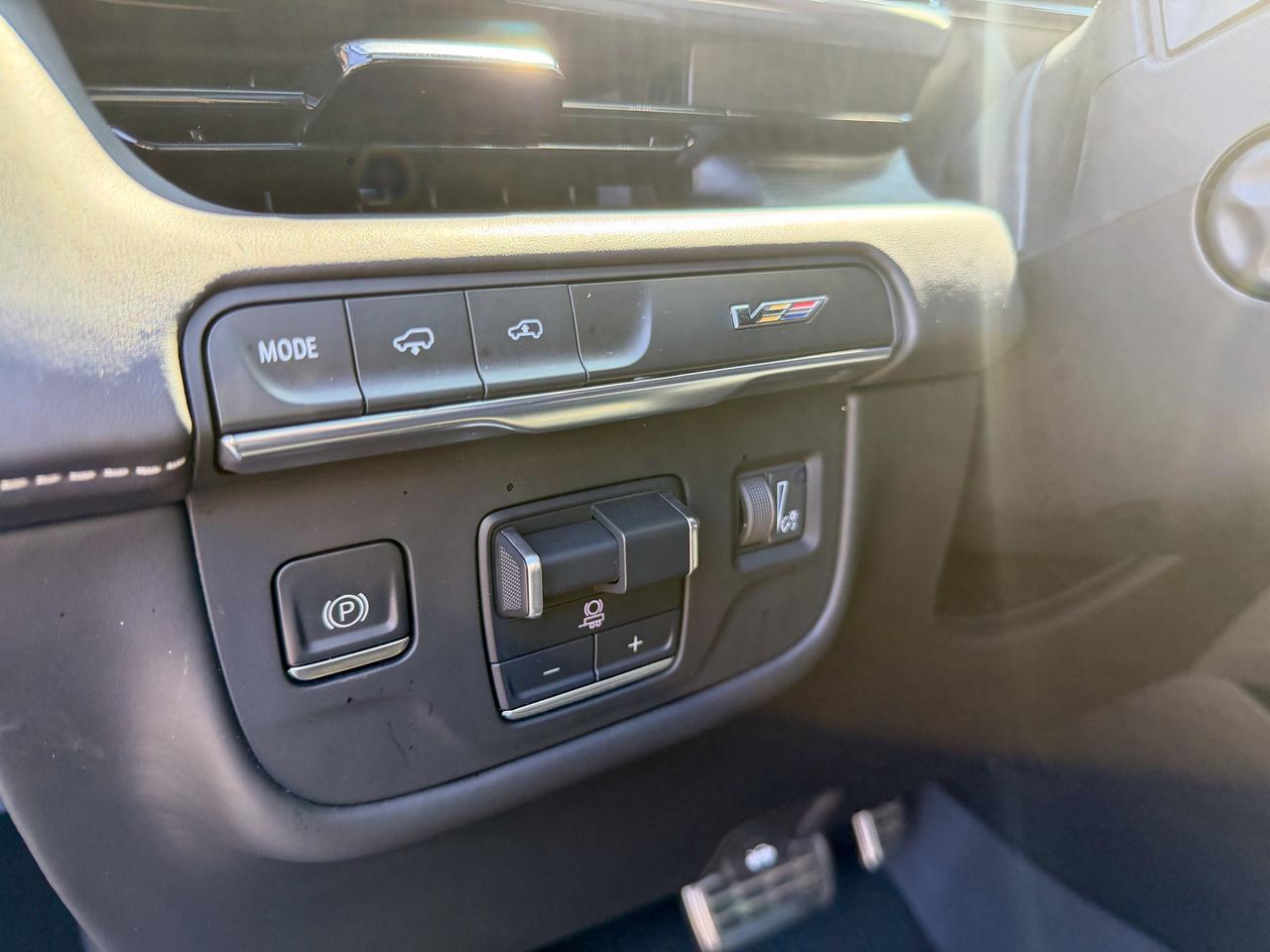 2023 Cadillac Escalade AWD 4dr V-Series Photo