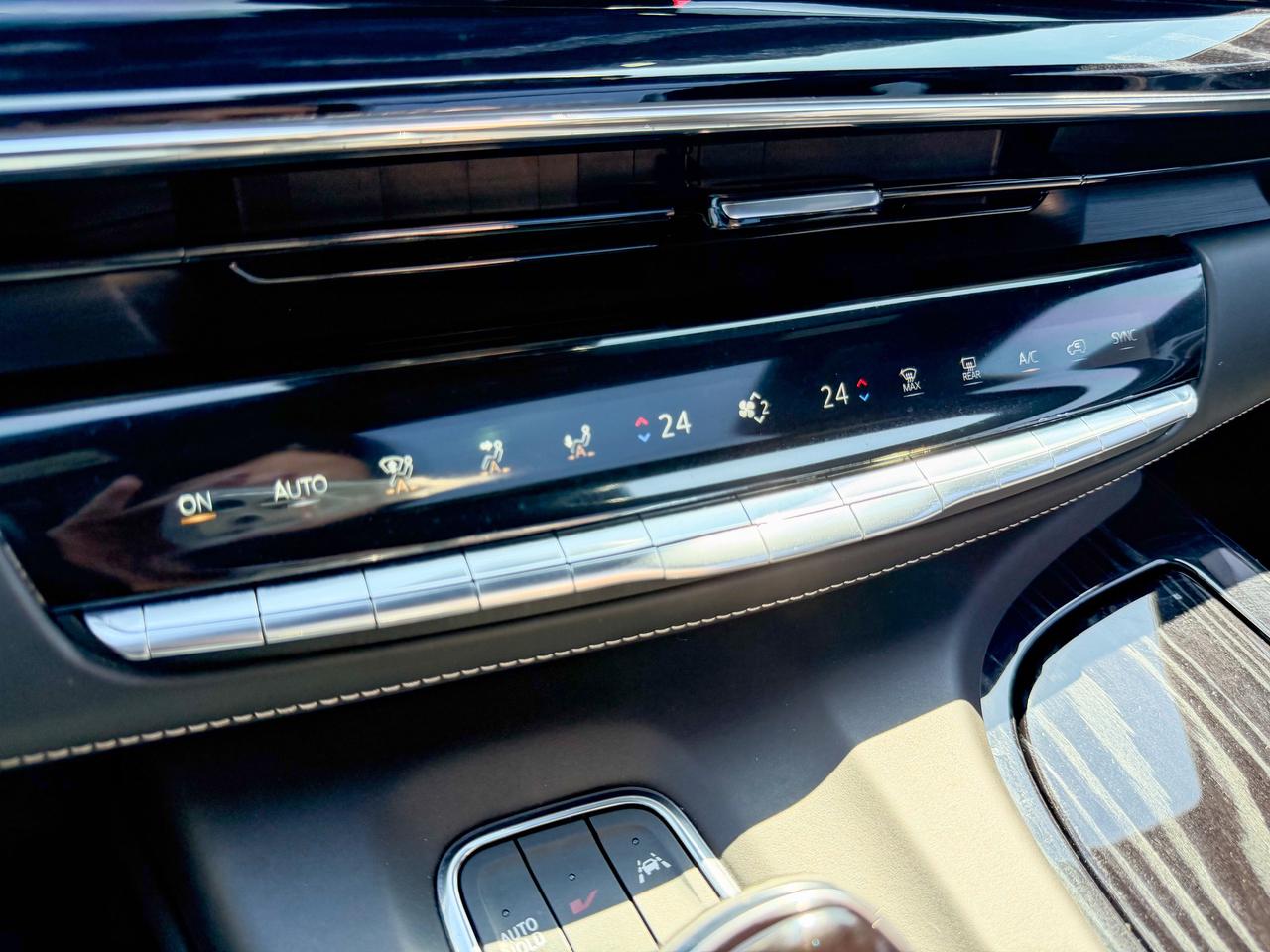 2023 Cadillac Escalade AWD 4dr V-Series Photo