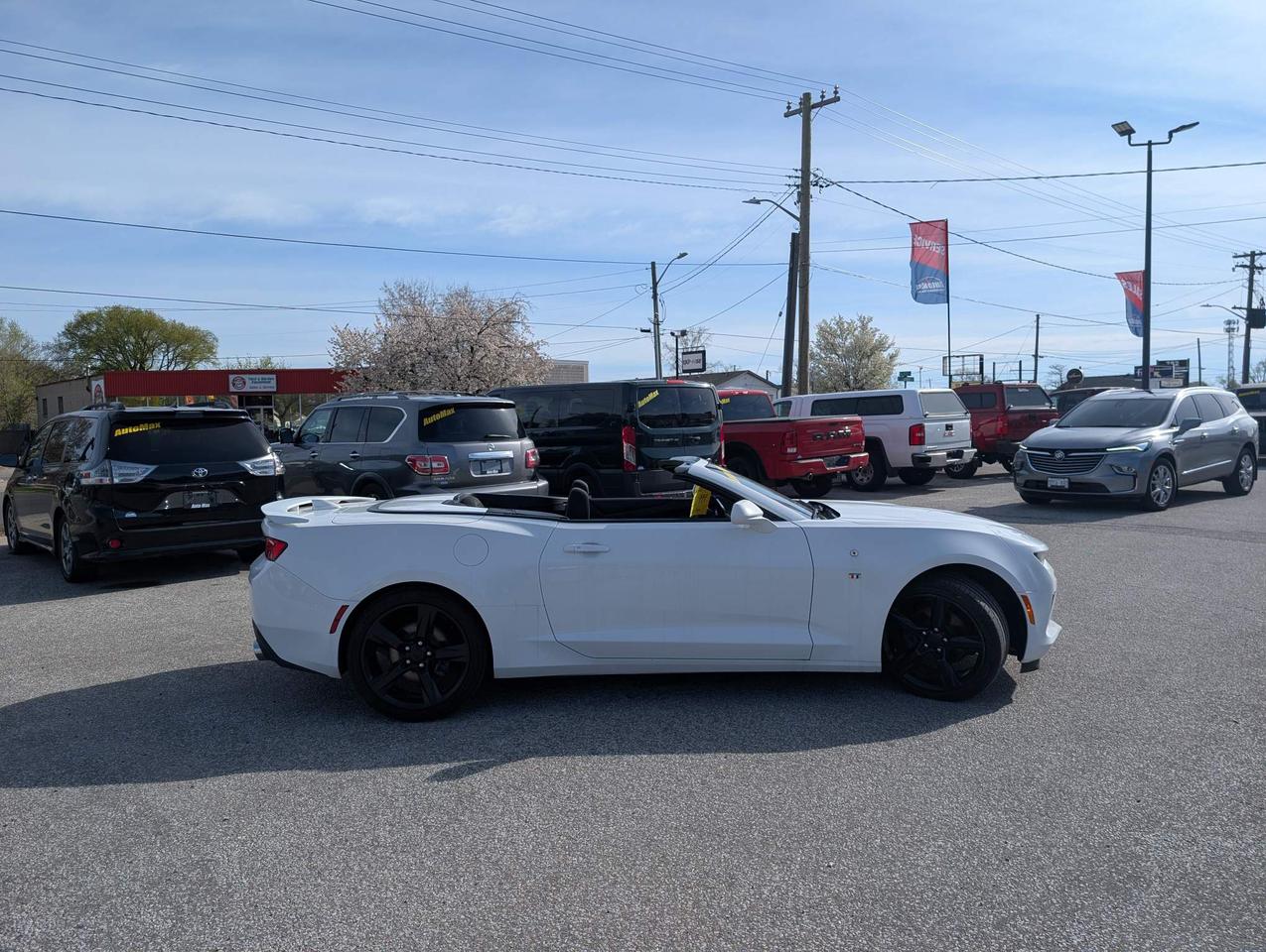 2018 Chevrolet Camaro 1LT 2dr Convertible Photo2