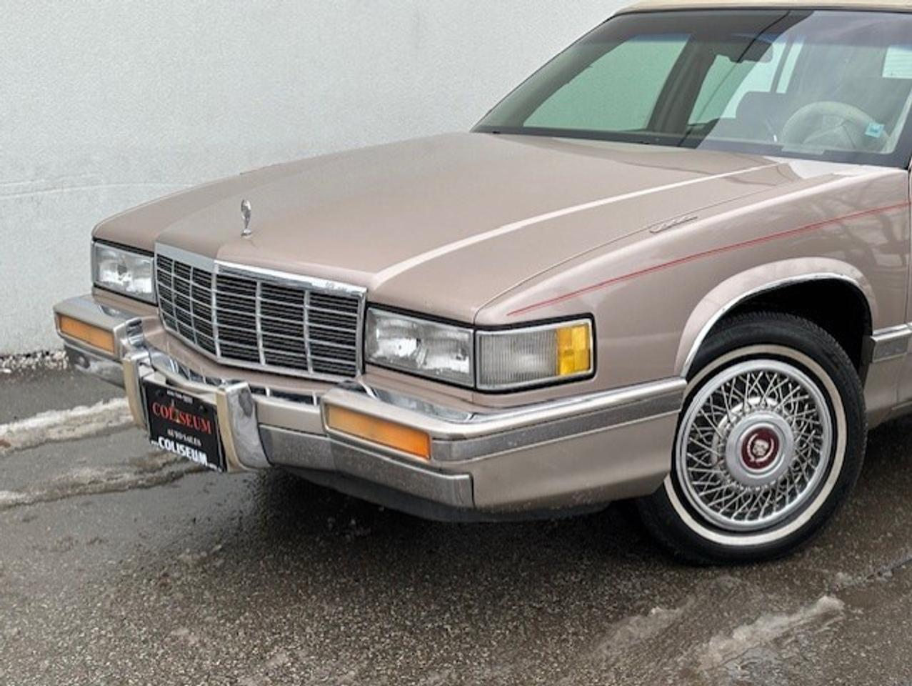 1991 Cadillac Fleetwood V8 **VINYL TOP-SENIOR DRIVEN-NO ACCIDENTS** Photo