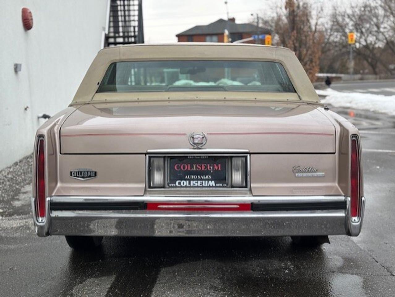 1991 Cadillac Fleetwood V8 **VINYL TOP-SENIOR DRIVEN-NO ACCIDENTS** Photo