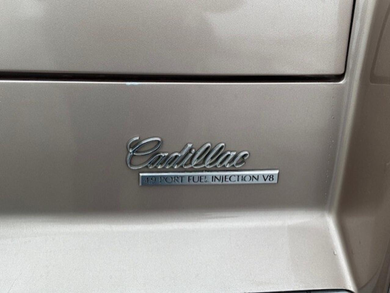 1991 Cadillac Fleetwood V8 **VINYL TOP-SENIOR DRIVEN-NO ACCIDENTS** Photo