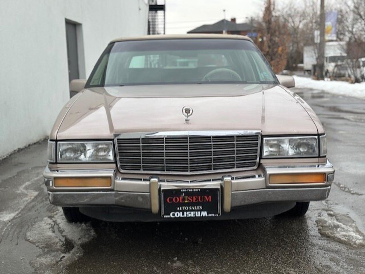 1991 Cadillac Fleetwood V8 **VINYL TOP-SENIOR DRIVEN-NO ACCIDENTS** Photo
