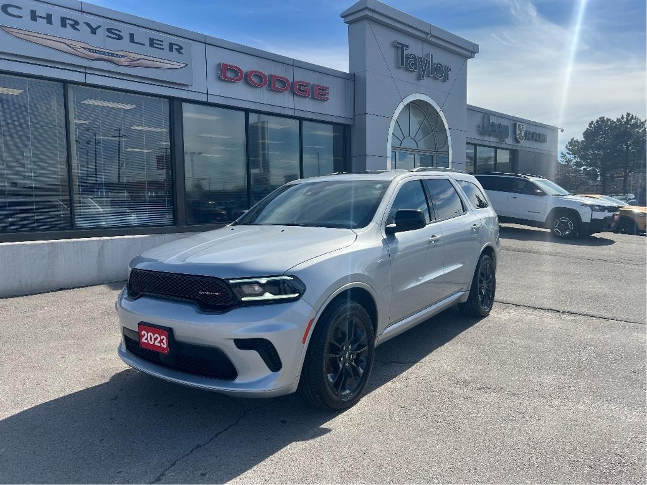 2023 Dodge Durango SXT Plus AWD Blacktop *TOW *SUN *7-PASS *LOW KMS Photo