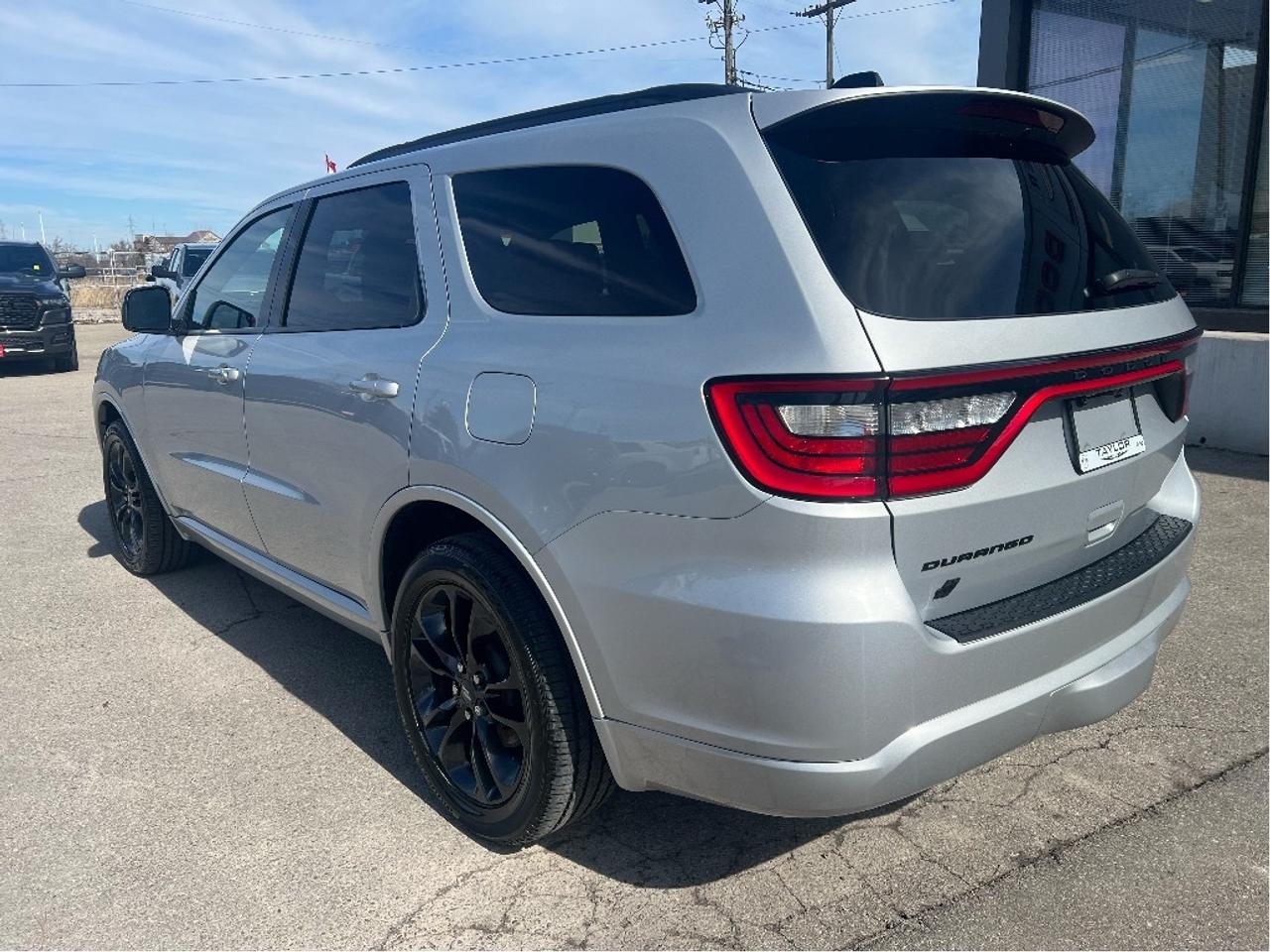 2023 Dodge Durango SXT Plus AWD Blacktop *TOW *SUN *7-PASS *LOW KMS Photo