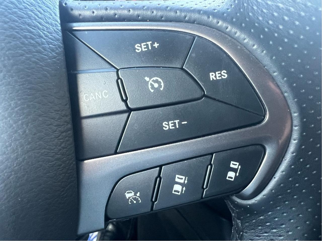 2023 Dodge Durango SXT Plus AWD Blacktop *TOW *SUN *7-PASS *LOW KMS Photo