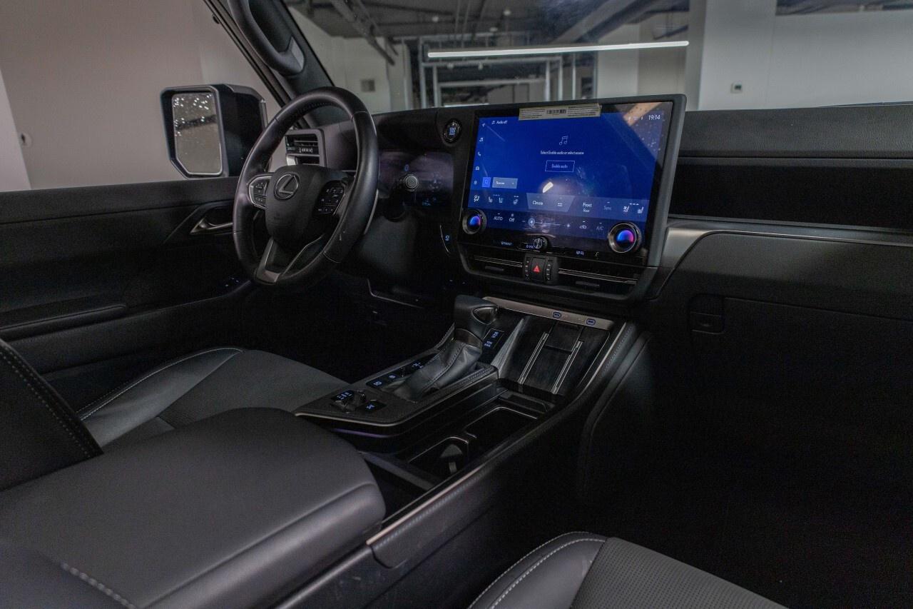 2024 Lexus GX 550 Executive Pkg Lexus Certified Photo