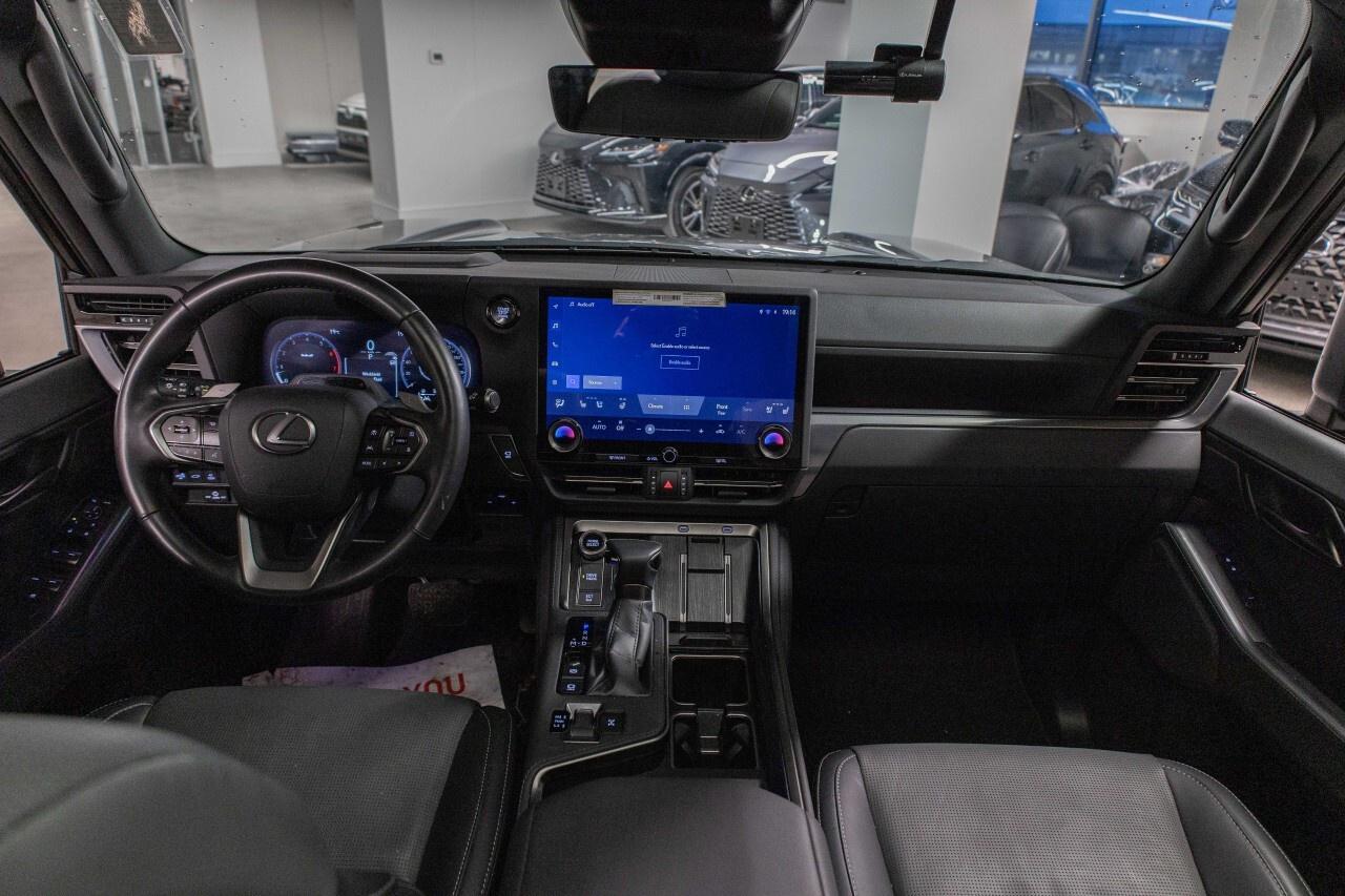 2024 Lexus GX 550 Executive Pkg Lexus Certified Photo