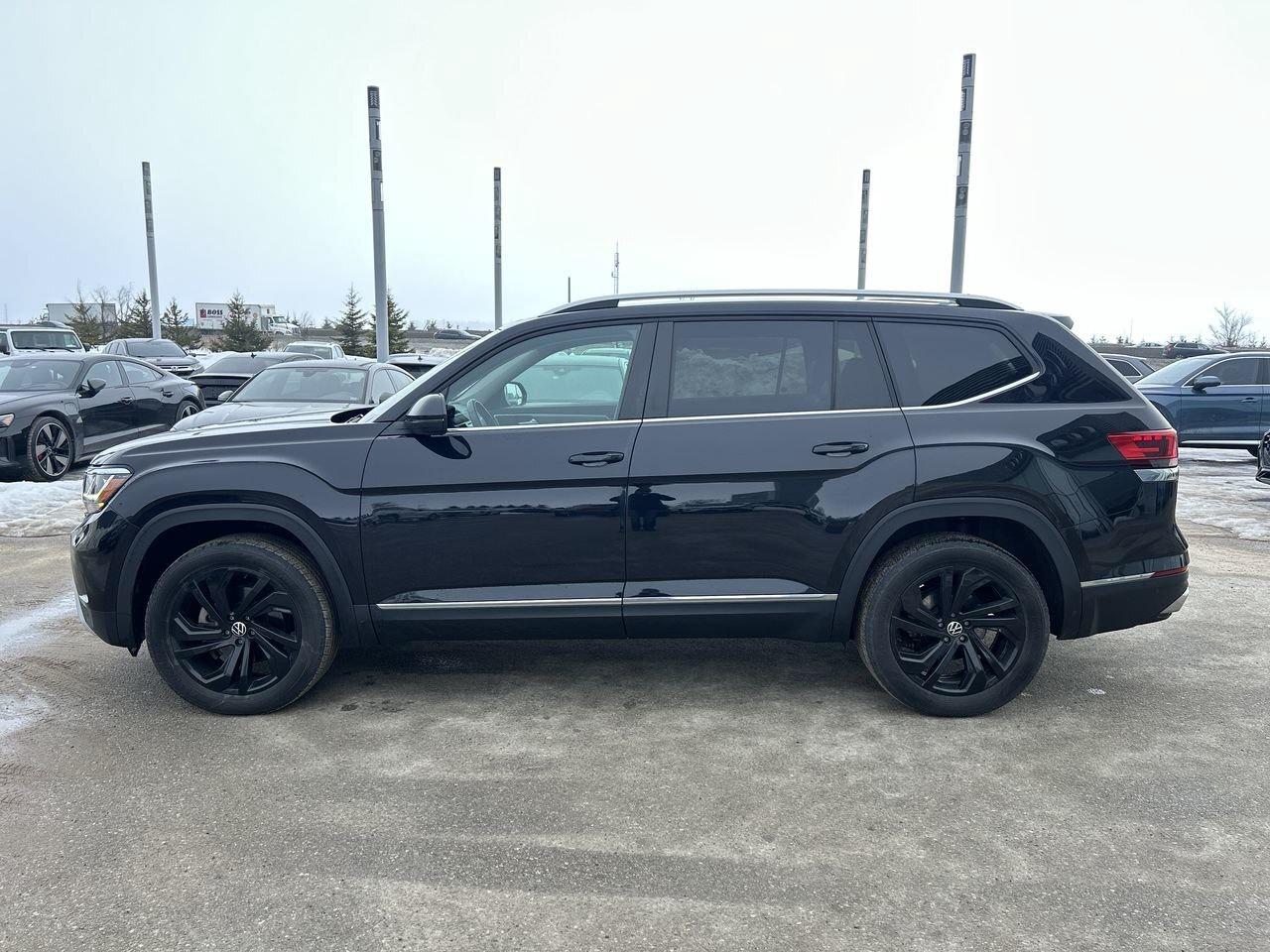 2022 Volkswagen Atlas Highline 3.6L   Low Km's   Accident-Free Photo