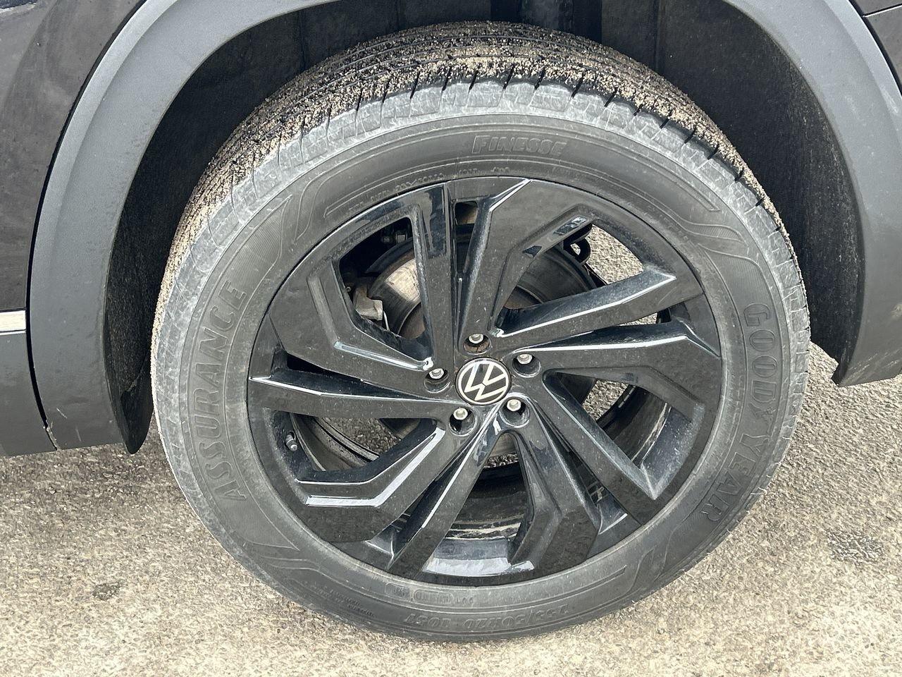 2022 Volkswagen Atlas Highline 3.6L   Low Km's   Accident-Free Photo