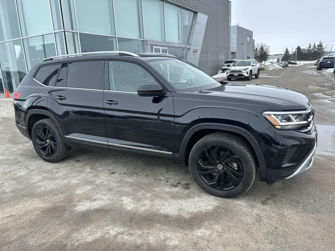 2022 Volkswagen Atlas Highline 3.6L   Low Km's   Accident-Free Photo