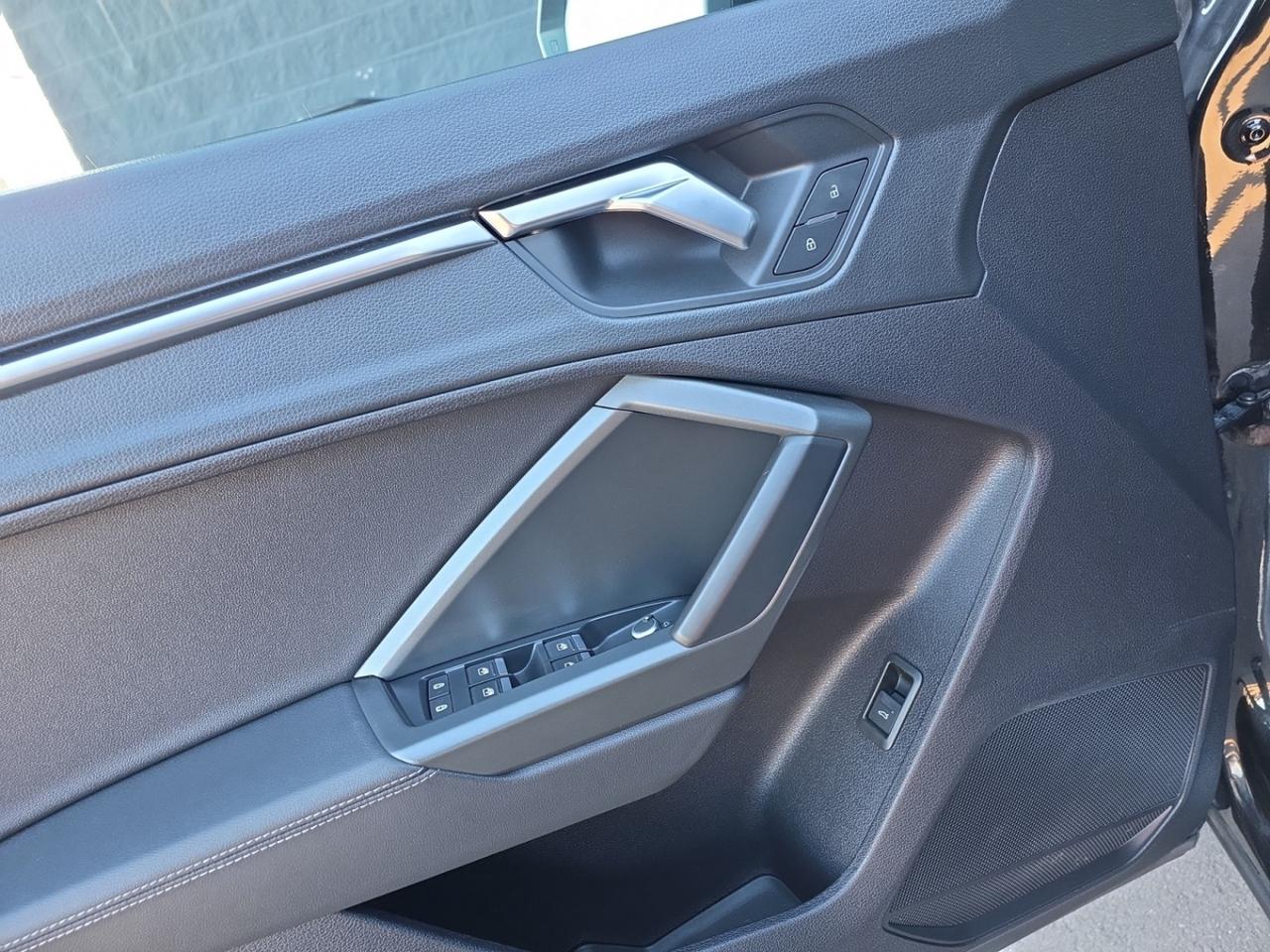 2021 Audi Q3 Progressiv S-Line Black Optics * DIGITAL DASH / CA Photo