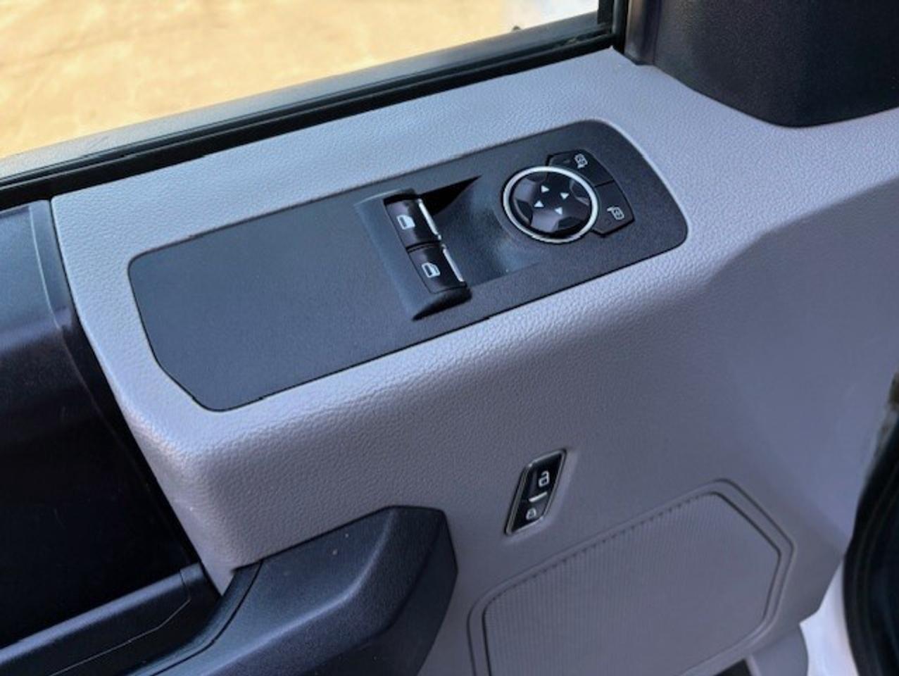 2018 Ford F-150 XL 4WD REGULAR CAB 8' LONG BOX-1 OWNER-CERTIFIED! Photo