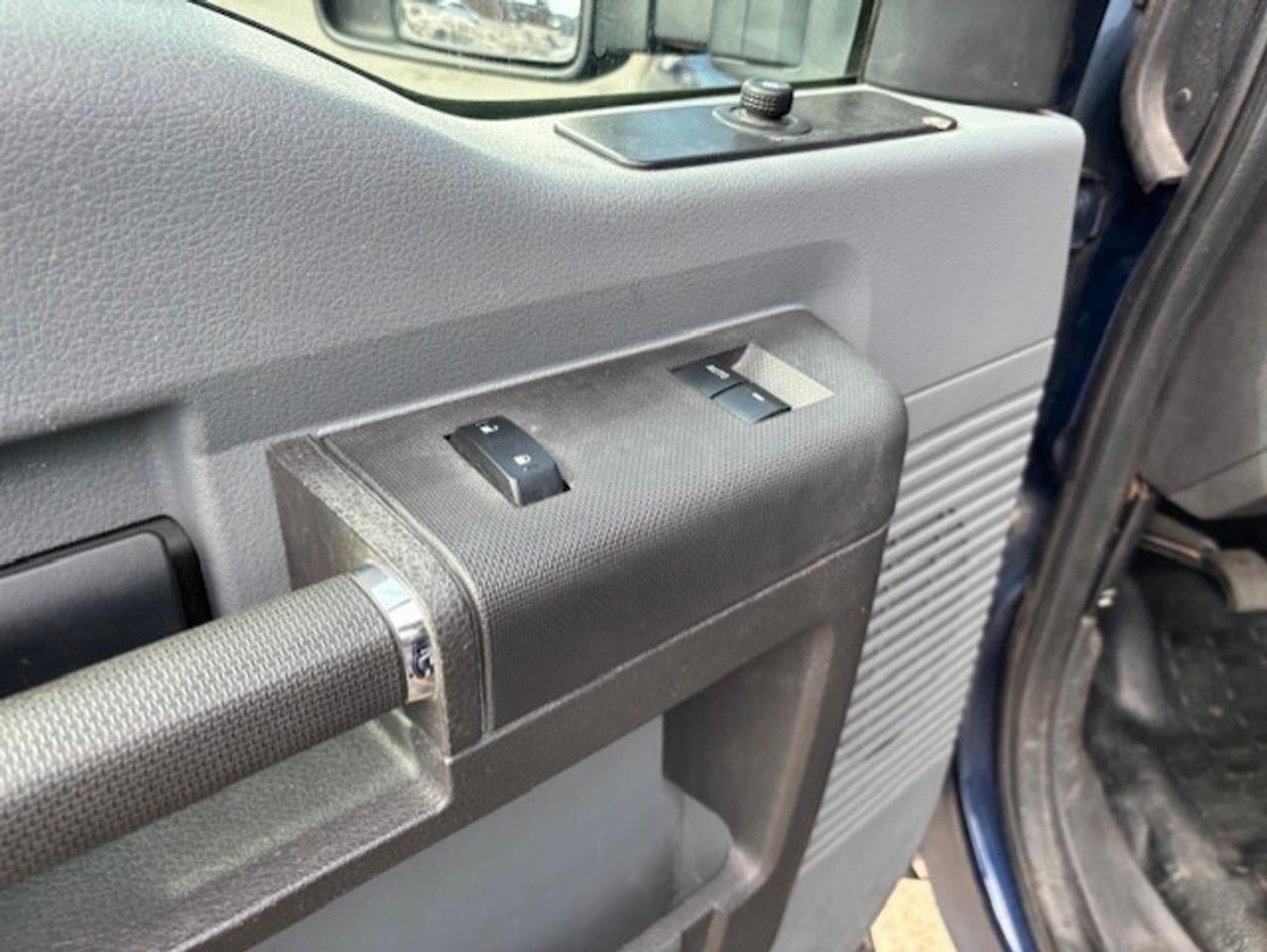 2012 Ford F-250 4WD SUPER CAB-SHORT BOX-CAP-CARGO SLIDE-CERTIFIED Photo