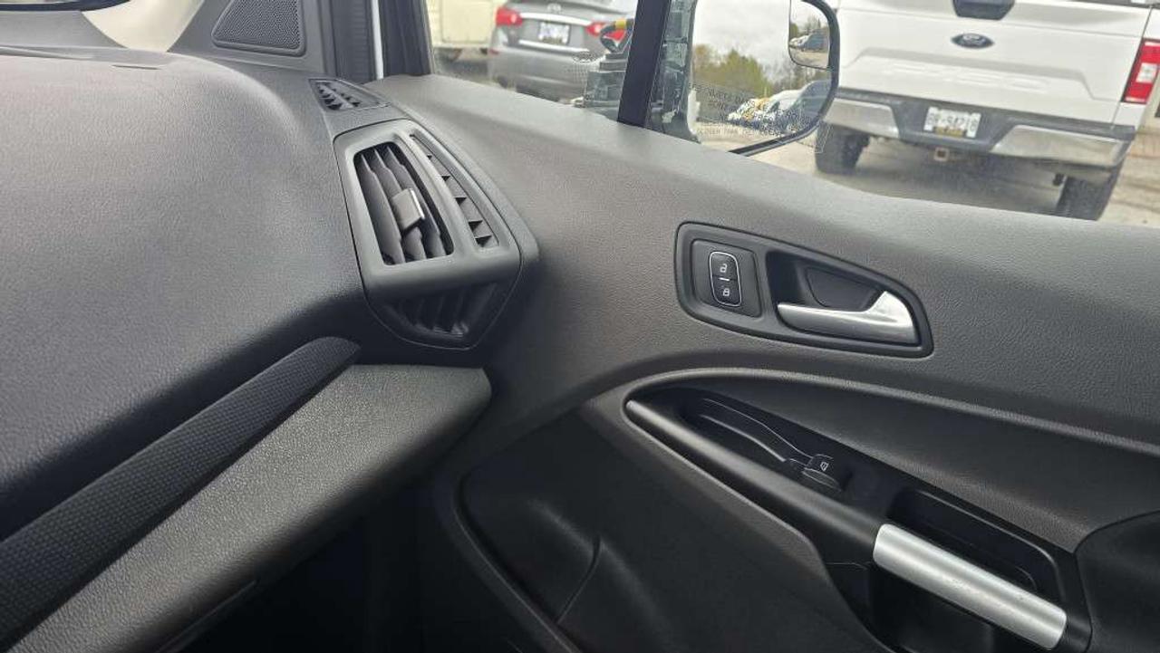 2023 Ford Transit Connect XLT - 2.0L Gas - Shelves - - CCV-550997 - -None Photo