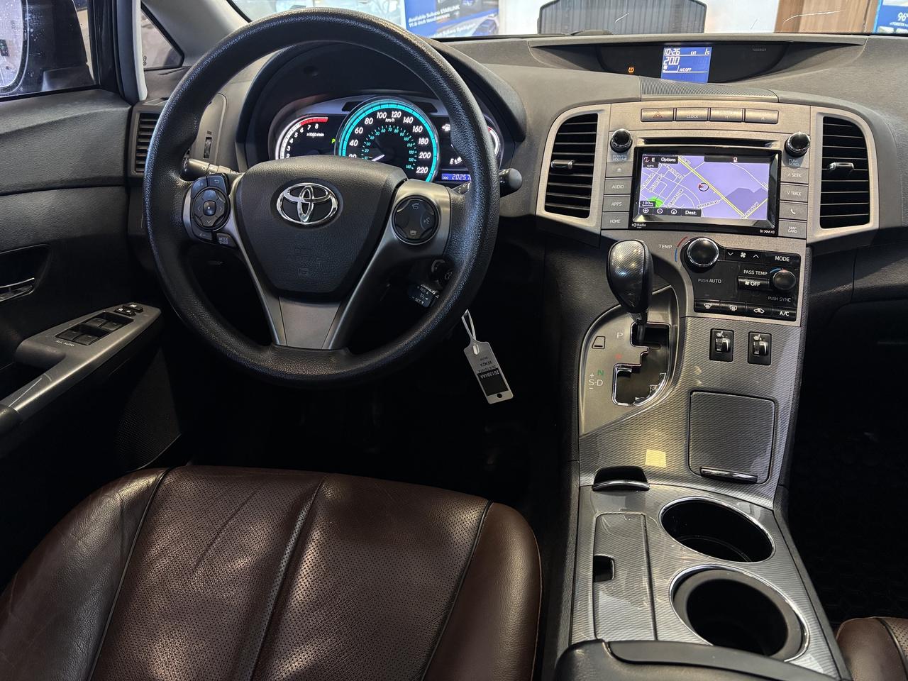 2016 Toyota Venza XLE   AWD   NAVI   2 SETS OF RIMS/TIRES  SOLD ASIS Photo