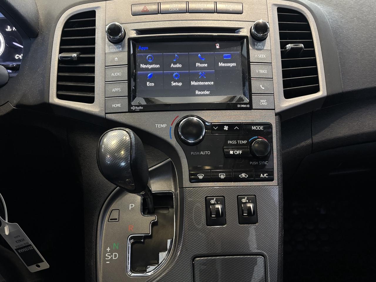 2016 Toyota Venza XLE   AWD   NAVI   2 SETS OF RIMS/TIRES  SOLD ASIS Photo