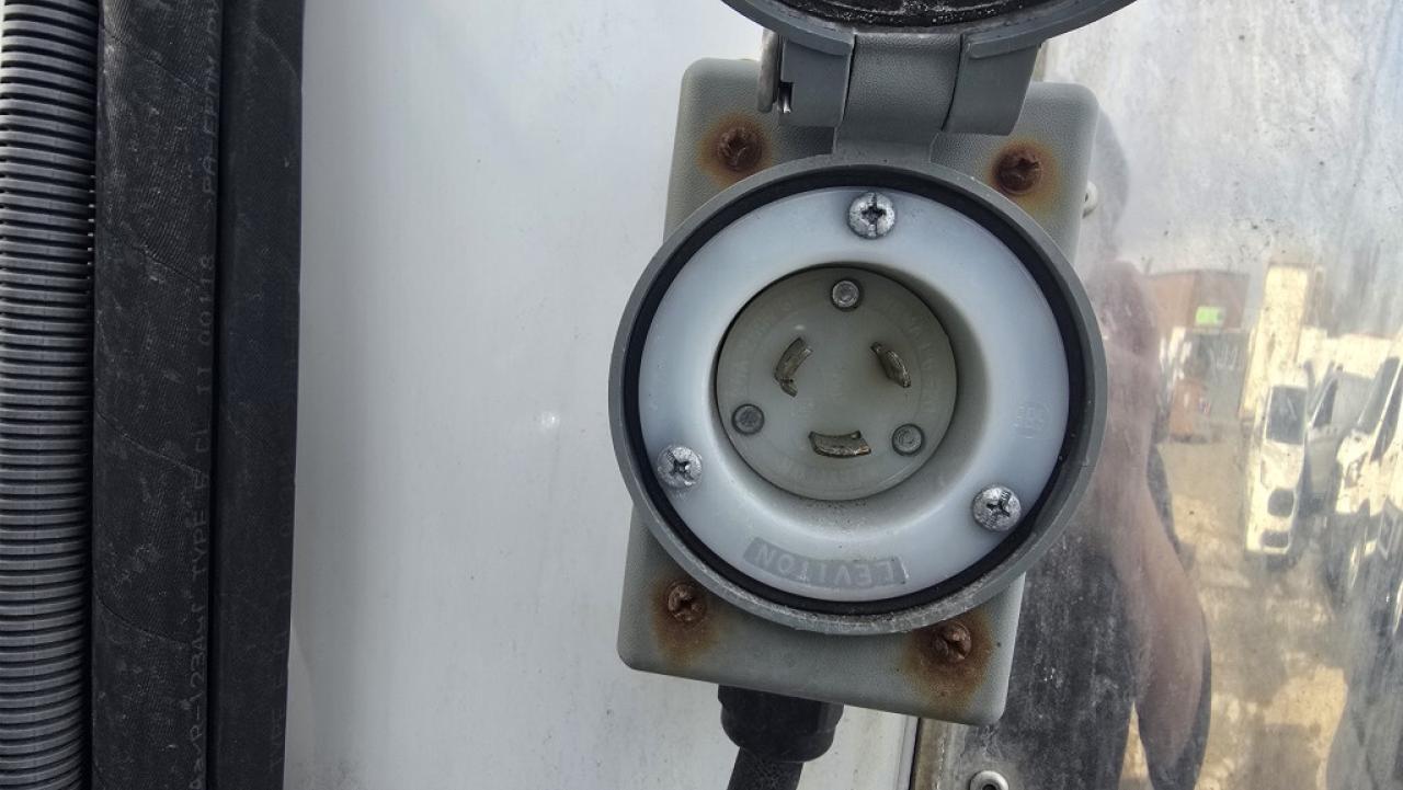 2018 Ford F-550 F-550 - ATC Mid Temp Reefer + Standby - Gasoline Photo