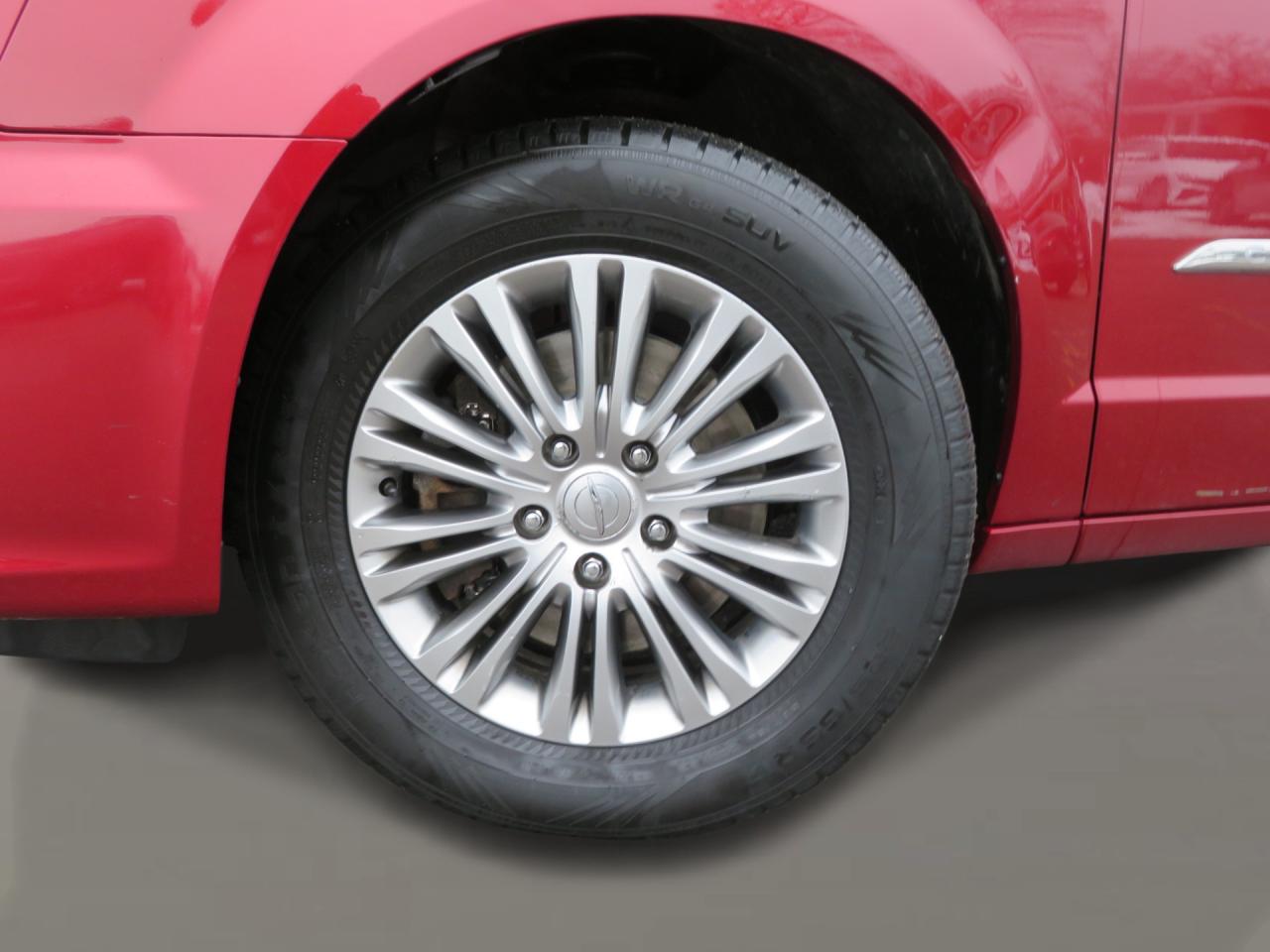 2015 Chrysler Town & Country 4dr Wgn Touring w/Leather Photo2