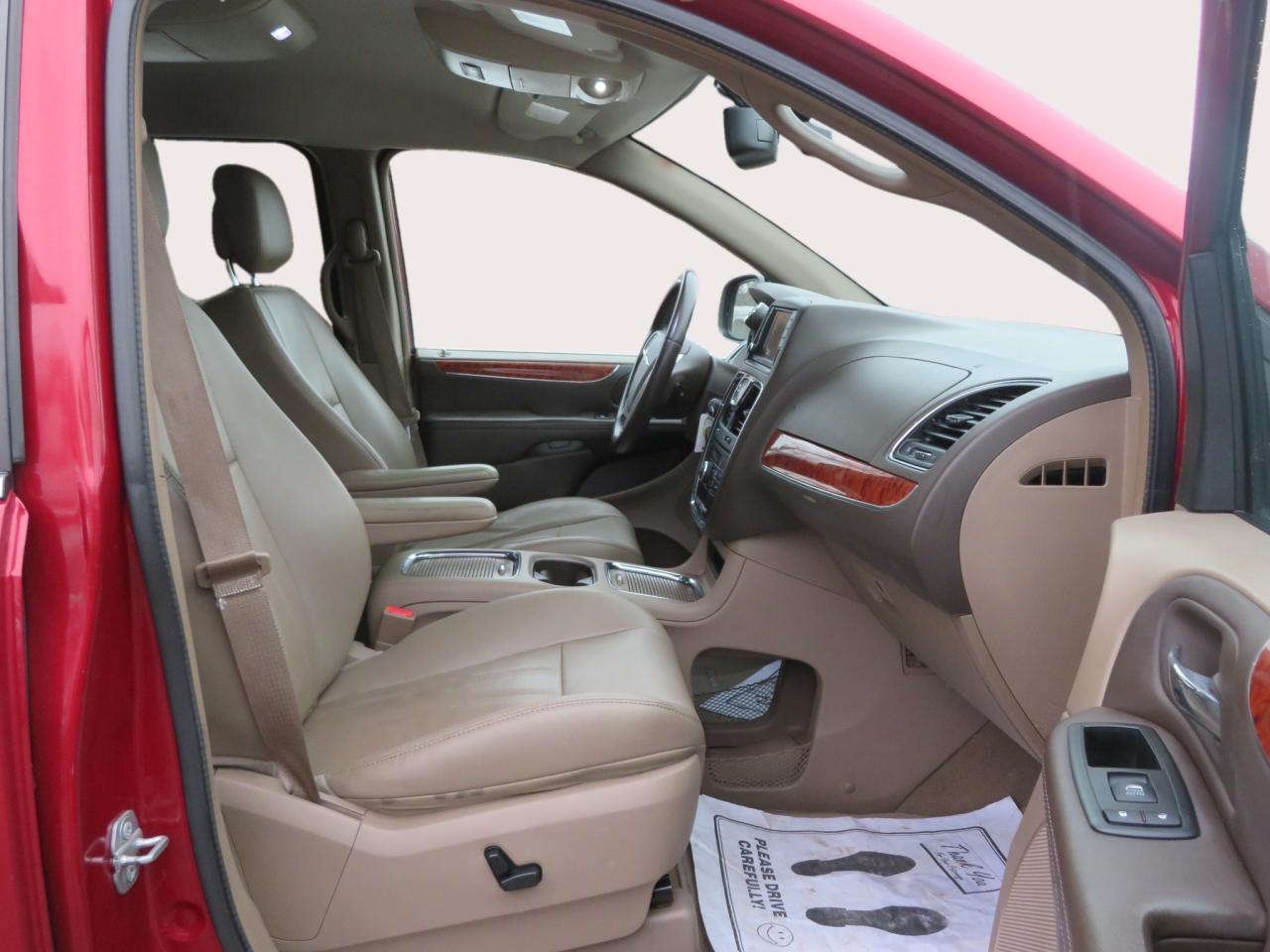 2015 Chrysler Town & Country 4dr Wgn Touring w/Leather Photo