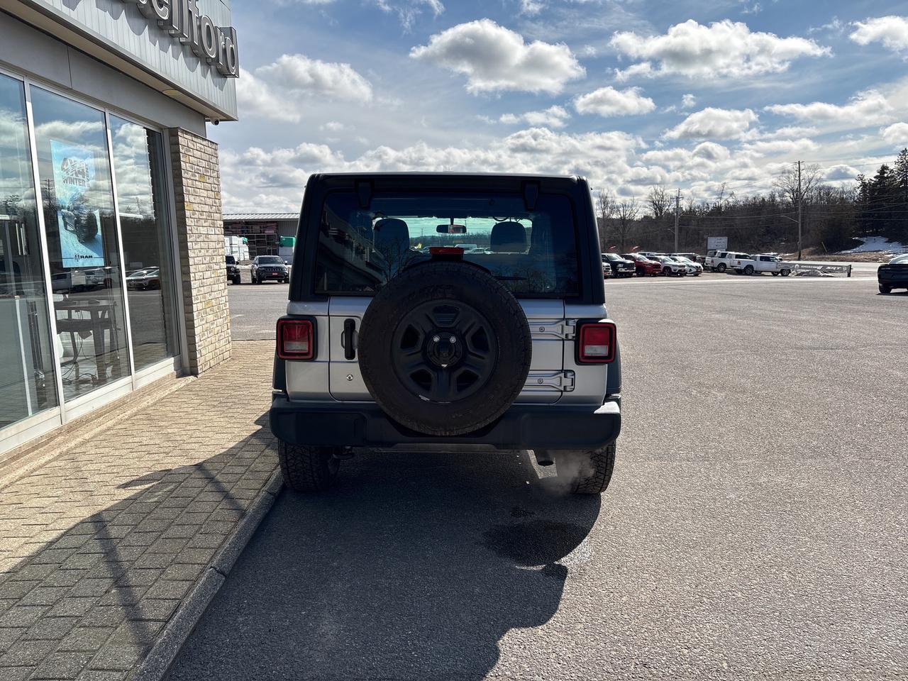 2024 Jeep Wrangler SPORT Photo