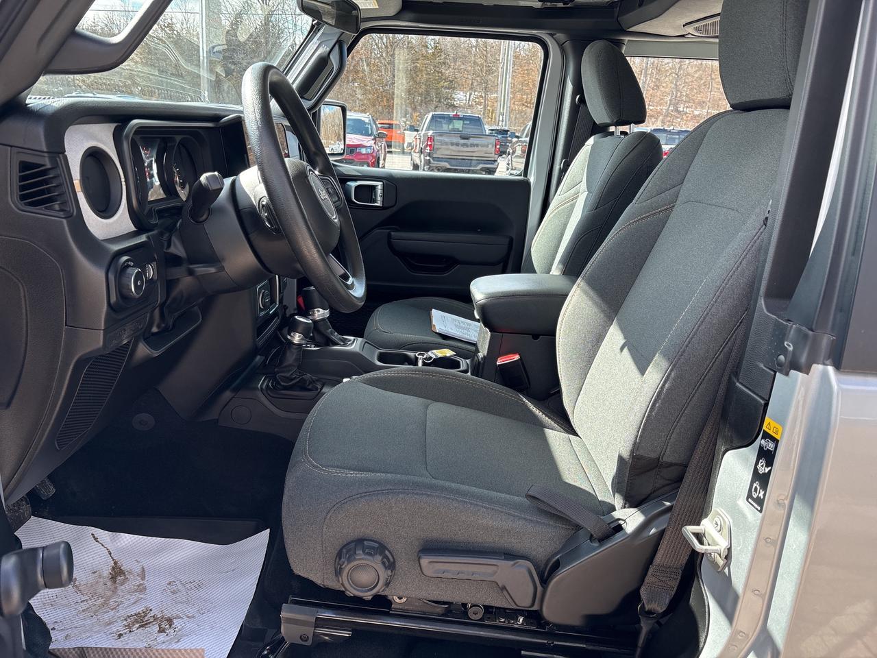 2024 Jeep Wrangler SPORT Photo