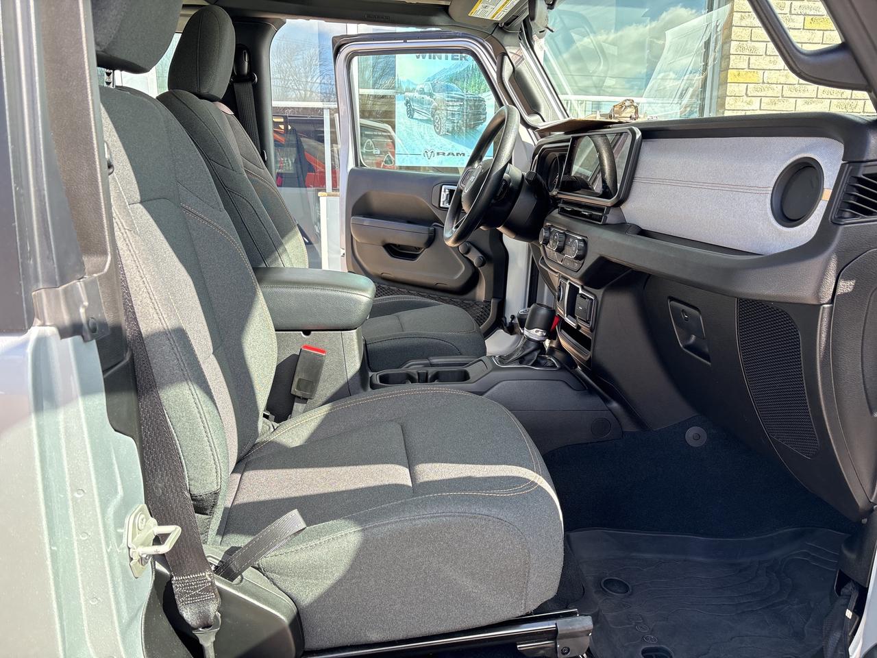 2024 Jeep Wrangler SPORT Photo