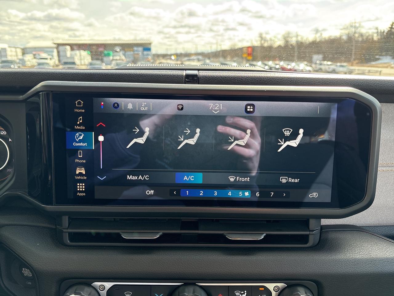 2024 Jeep Wrangler SPORT Photo