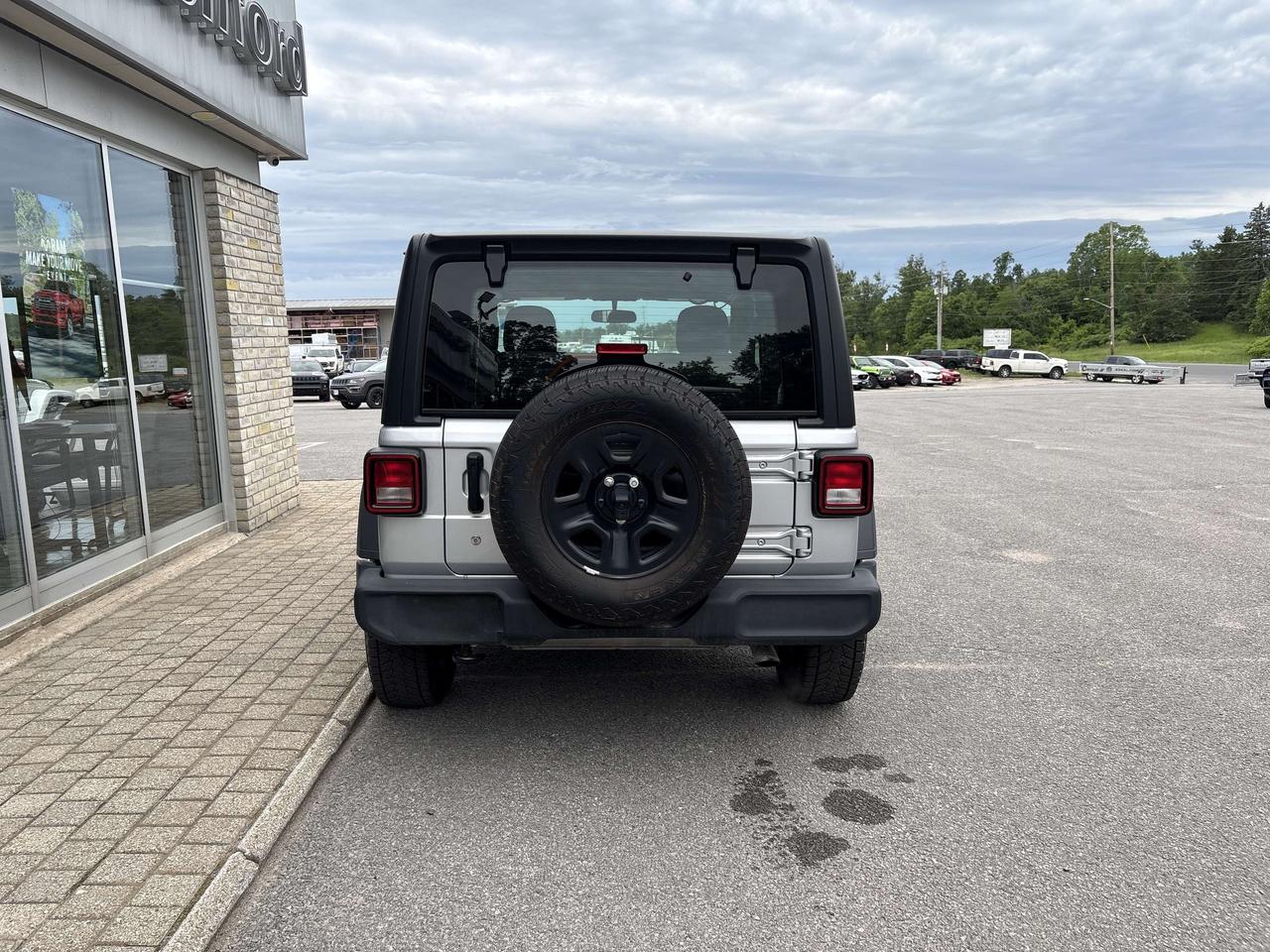 2024 Jeep Wrangler SPORT Photo