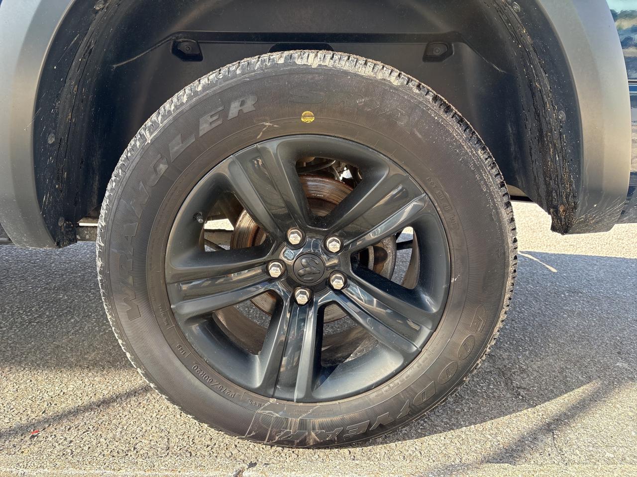 2023 RAM 1500 Classic WARLOCK Photo