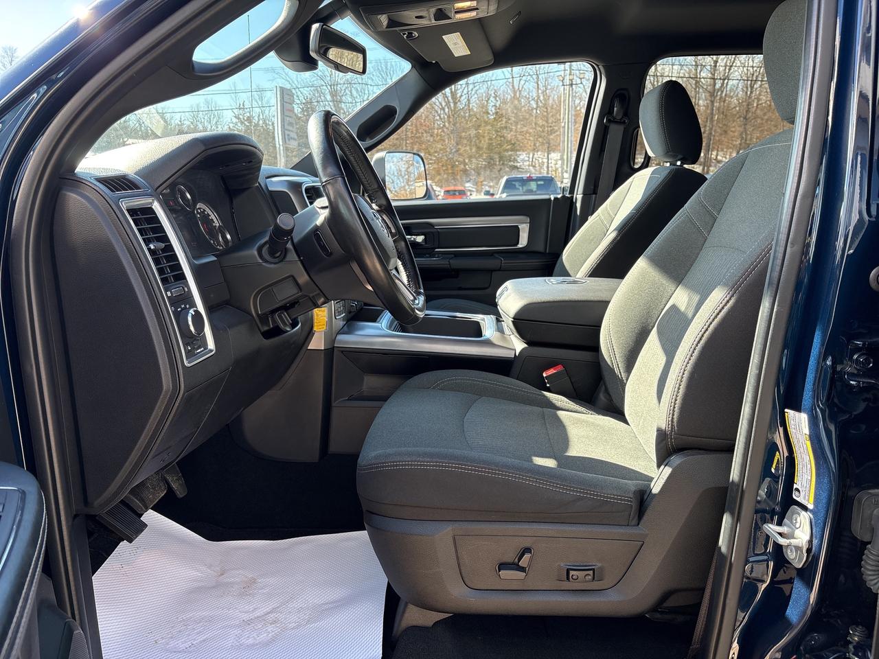 2023 RAM 1500 Classic WARLOCK Photo