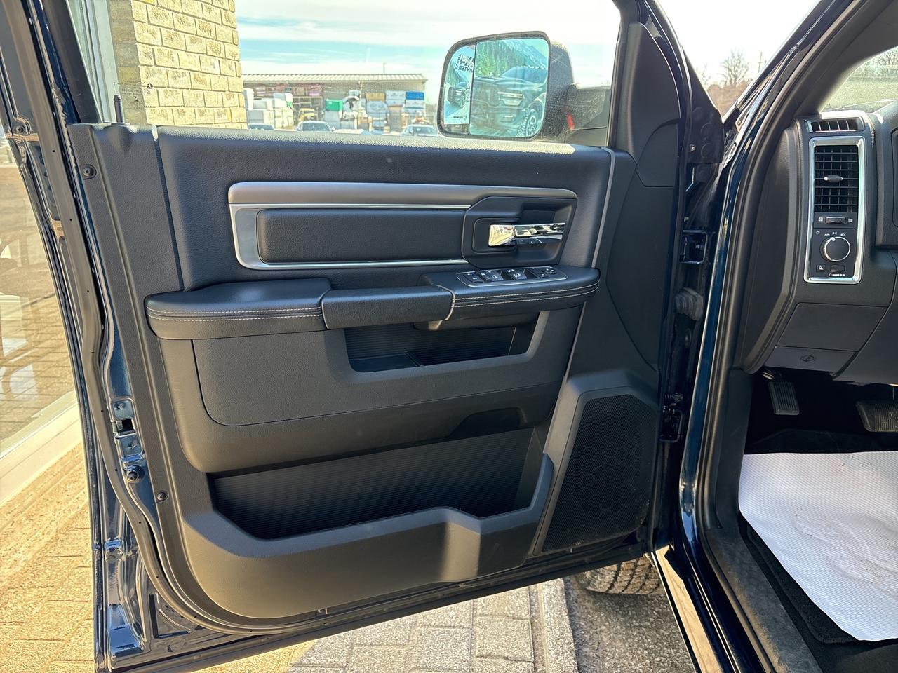 2023 RAM 1500 Classic WARLOCK Photo