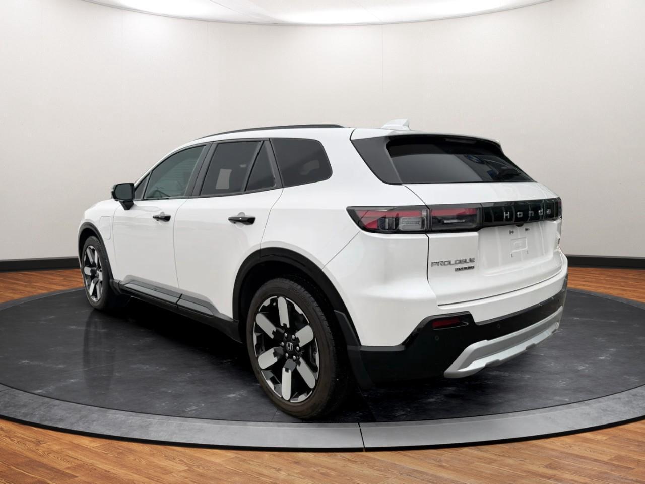 2024 Honda Prologue Touring Photo2