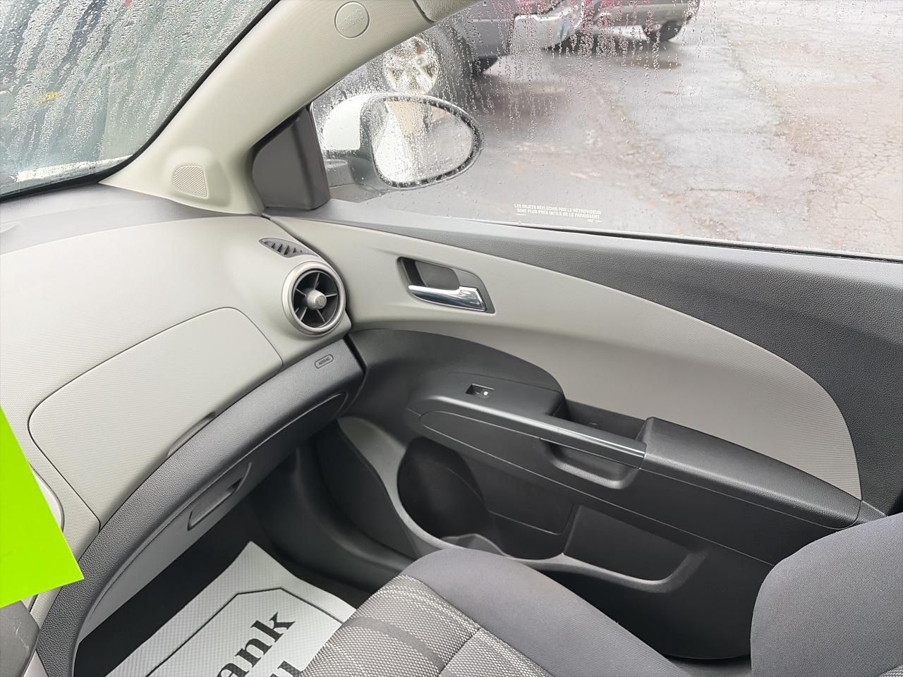 2016 Chevrolet Sonic LT-SUNROOF-CLEAN CARFAX-DRIVES EXCELLENT Photo