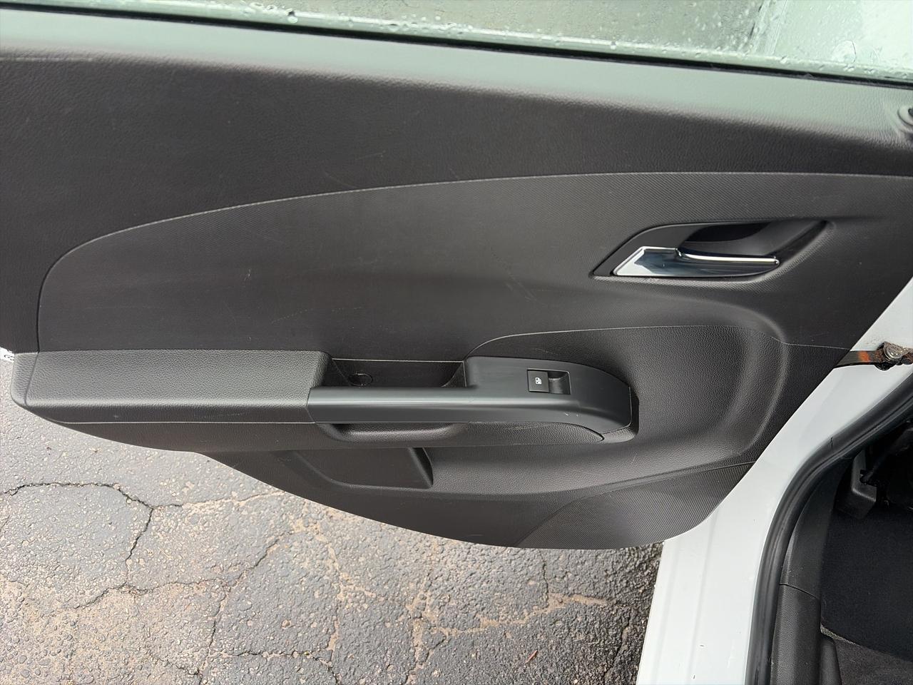 2016 Chevrolet Sonic LT-SUNROOF-CLEAN CARFAX-DRIVES EXCELLENT Photo