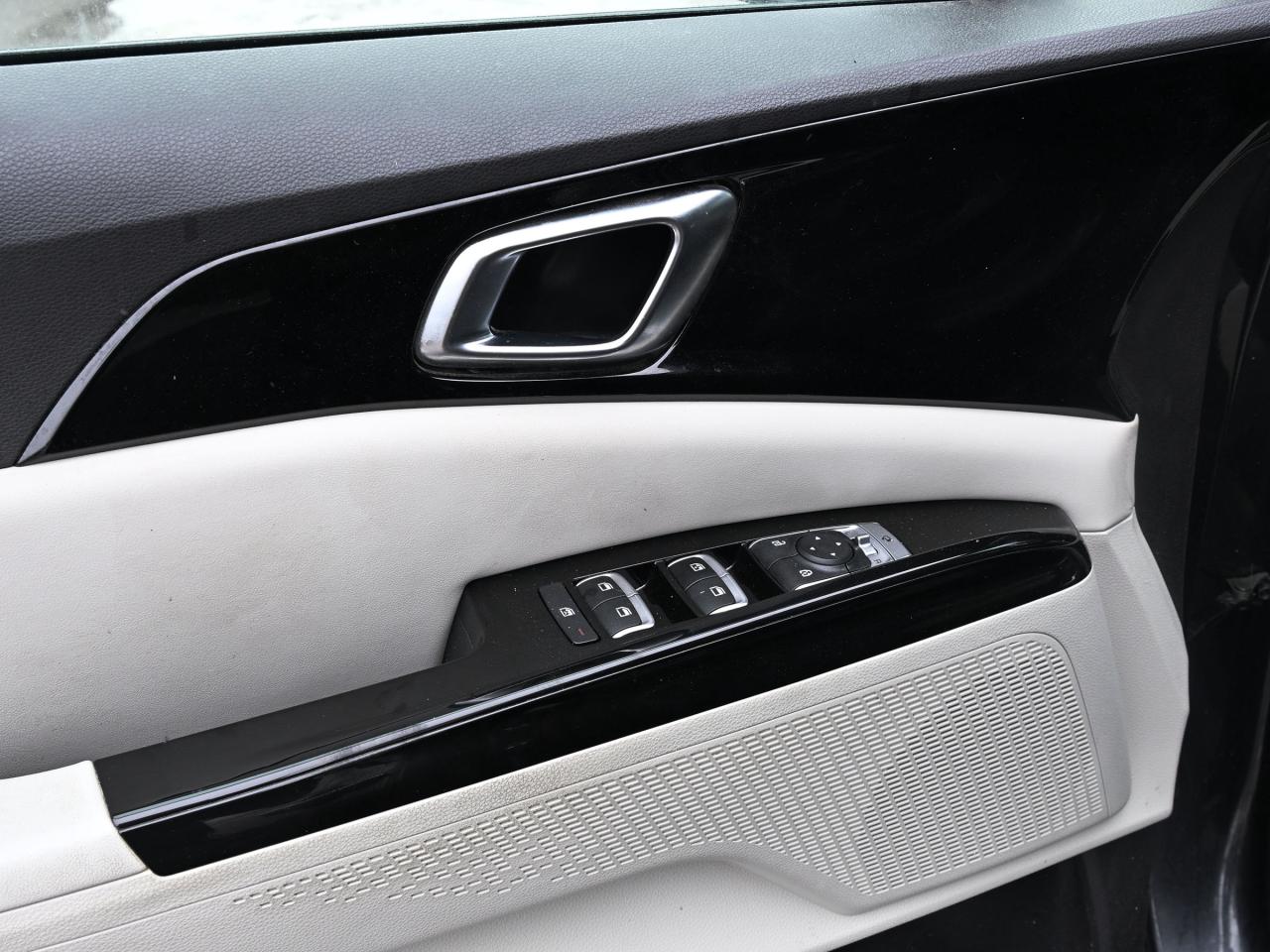 2024 Kia Carnival EX Photo