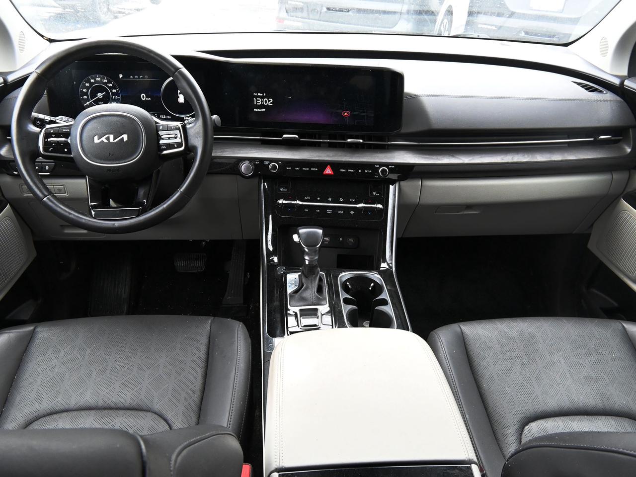 2024 Kia Carnival EX Photo