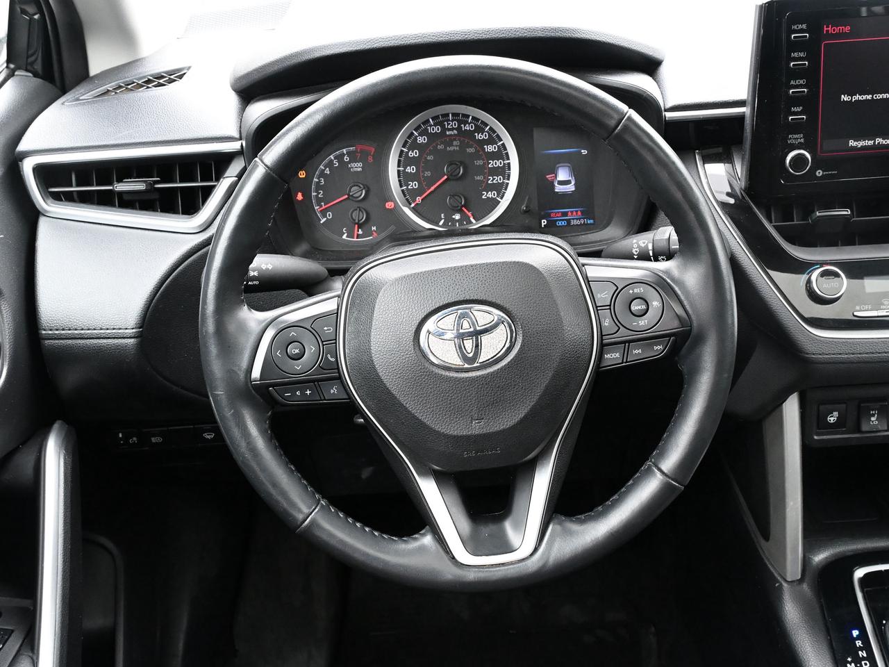 2022 Toyota Corolla Cross LE Photo