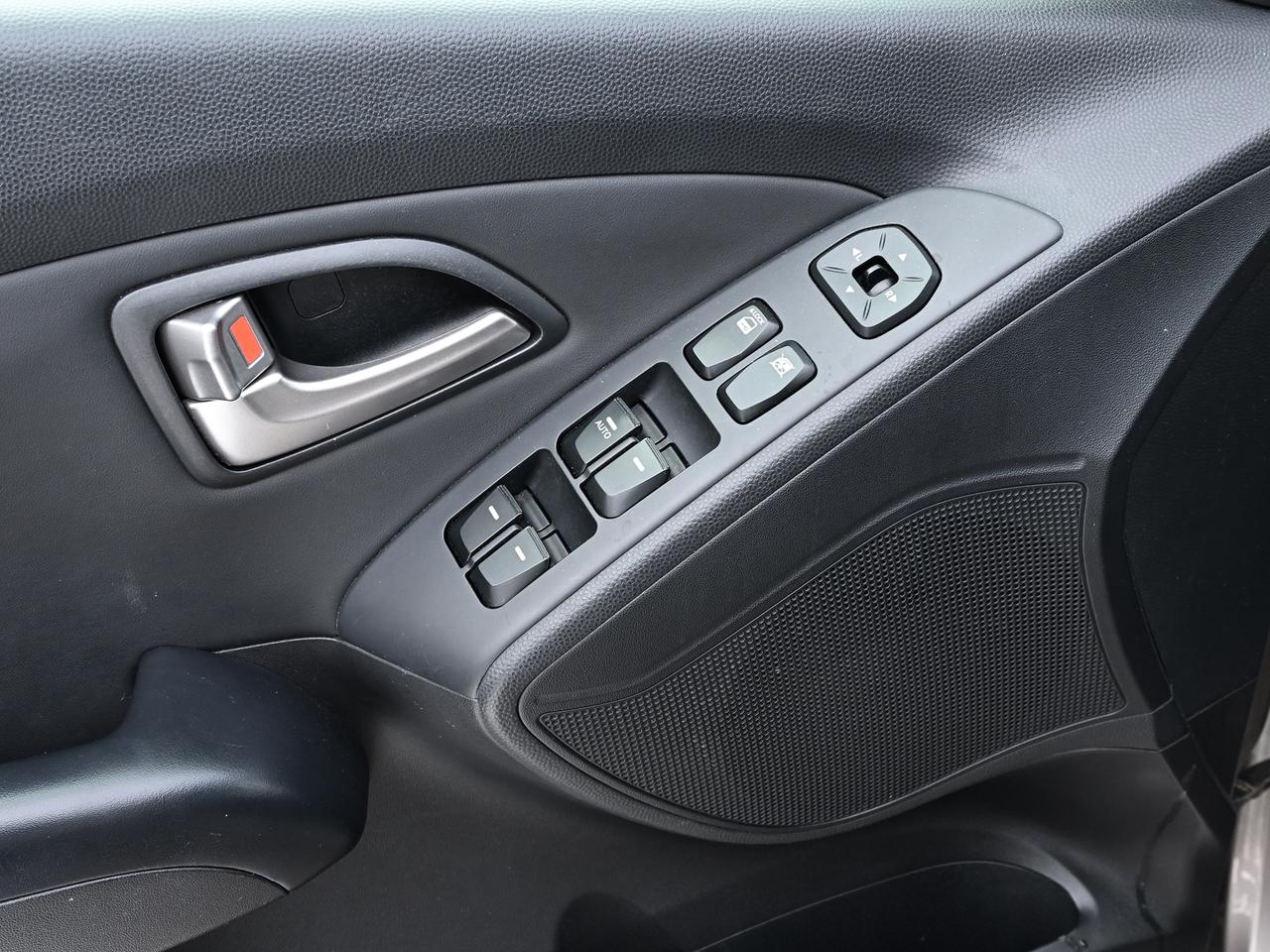 2011 Hyundai Tucson Limited w/Nav Photo